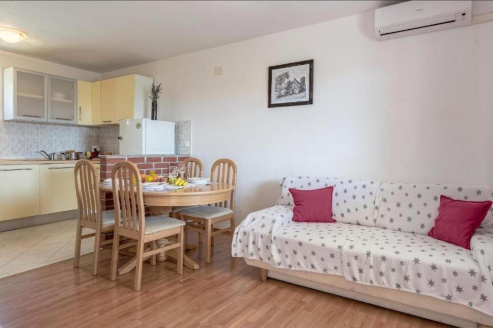 Apartmani Mara Ližnjan Exteriér fotografie