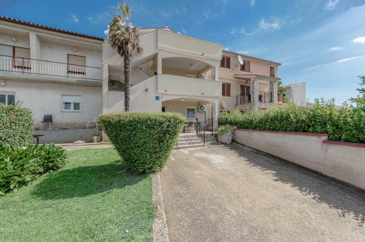 Apartmani Mara Ližnjan Exteriér fotografie